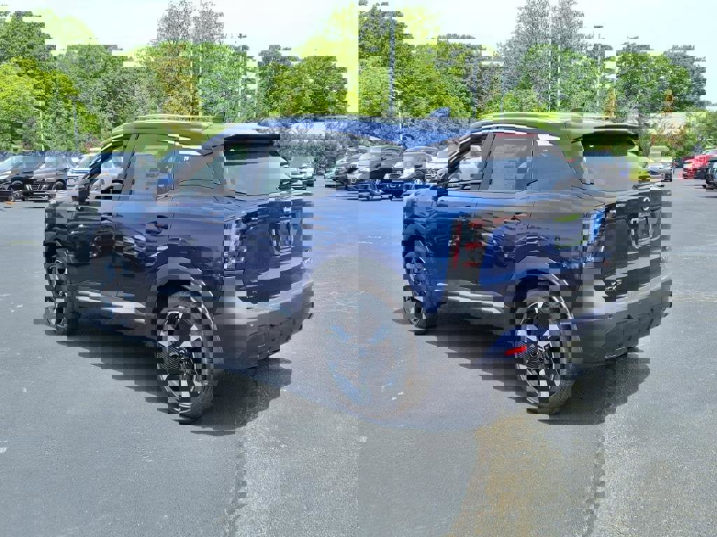 New 2025 Nissan Kicks SR image 3