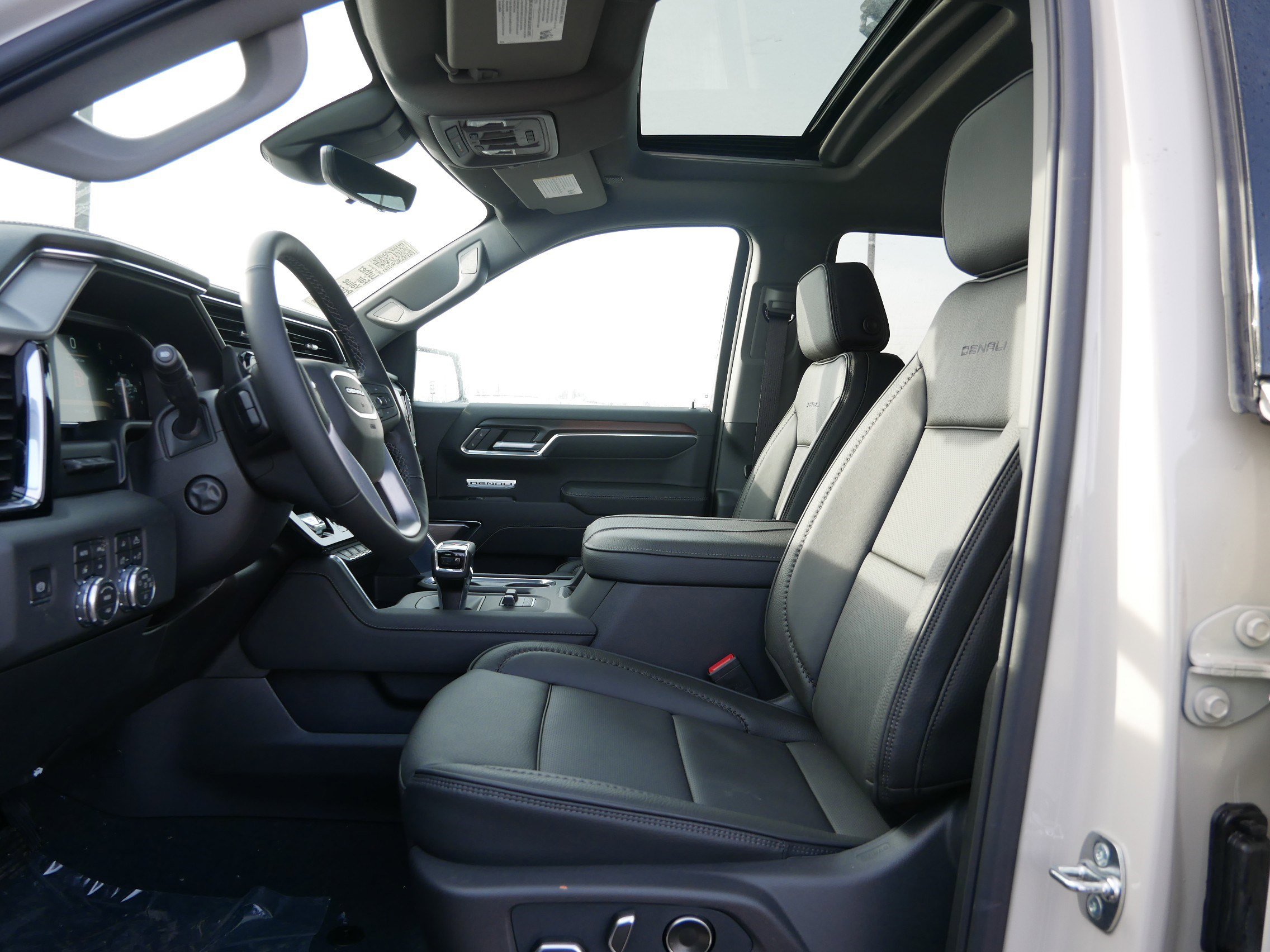 New 2026 GMC Sierra 1500 Denali w/ Denali Reserve Package image 11