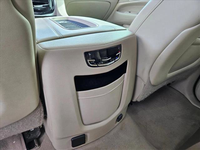 Used 2020 Cadillac Escalade ESV Luxury AWD/4WD image 18