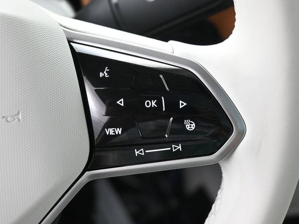 Used 2025 Volkswagen ID. Buzz 1st Edition AWD/4WD image 18