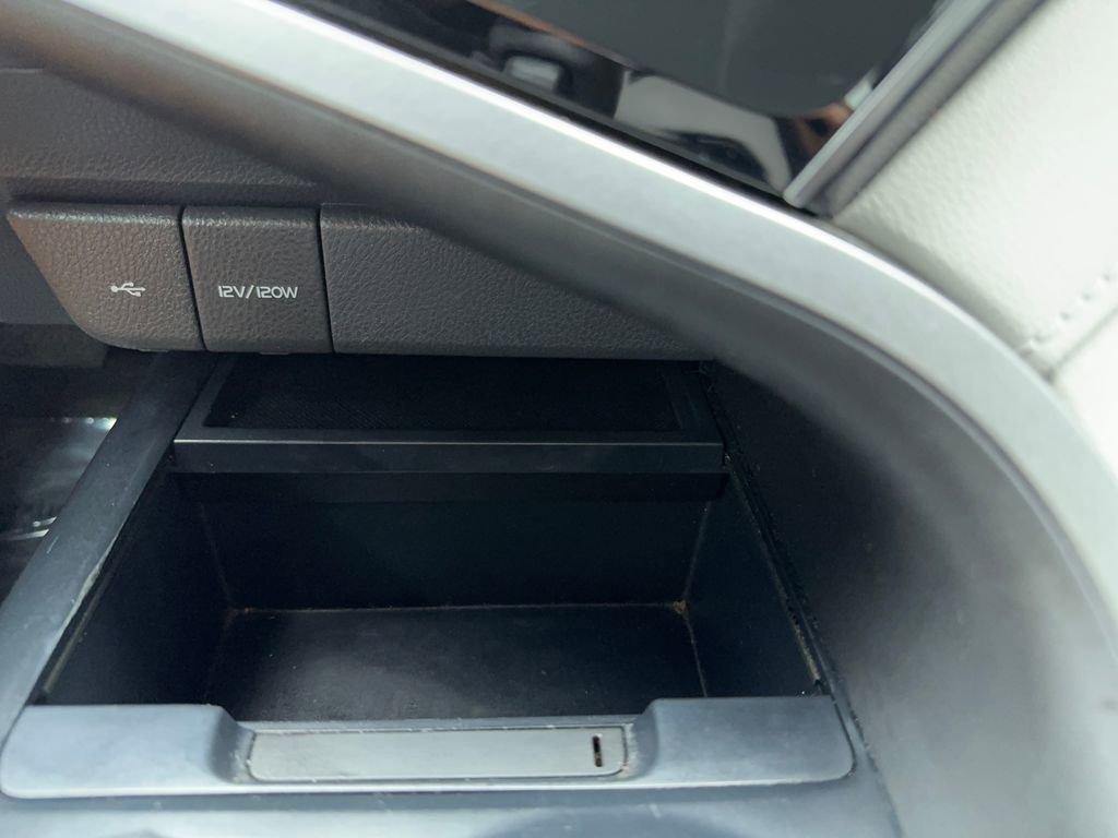 Used 2020 Toyota Camry LE image 24