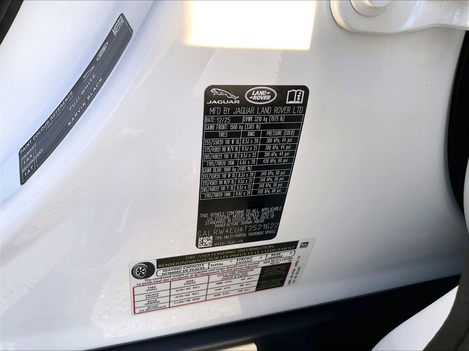 New 2026 Land Rover Discovery Limited Edition AWD/4WD image 36
