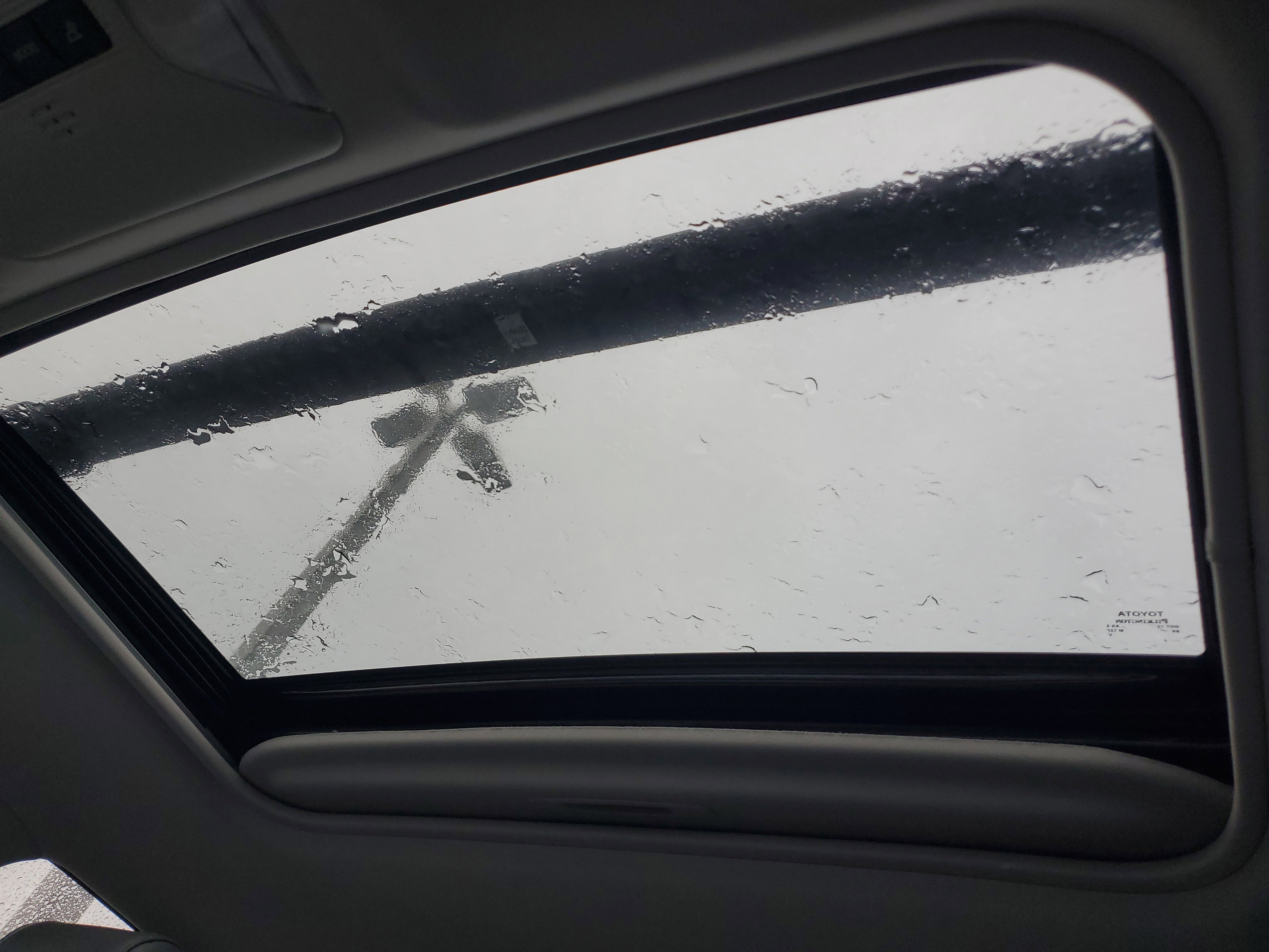 Used 2022 Toyota RAV4 XLE Premium image 34