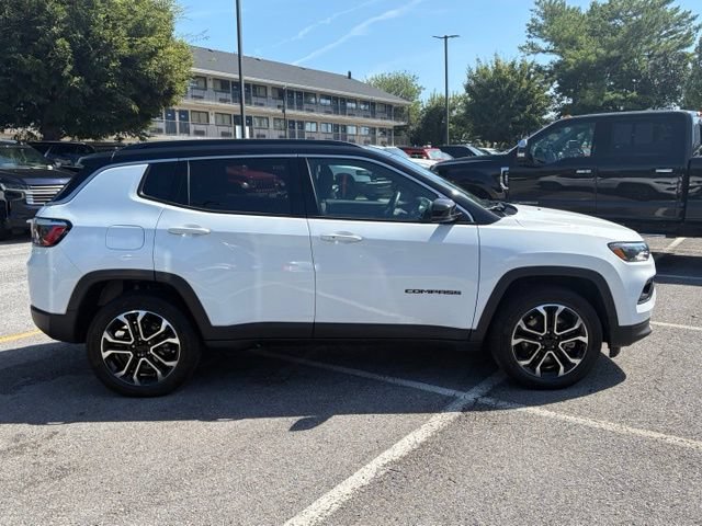 Used 2023 Jeep Compass Limited AWD/4WD image 9