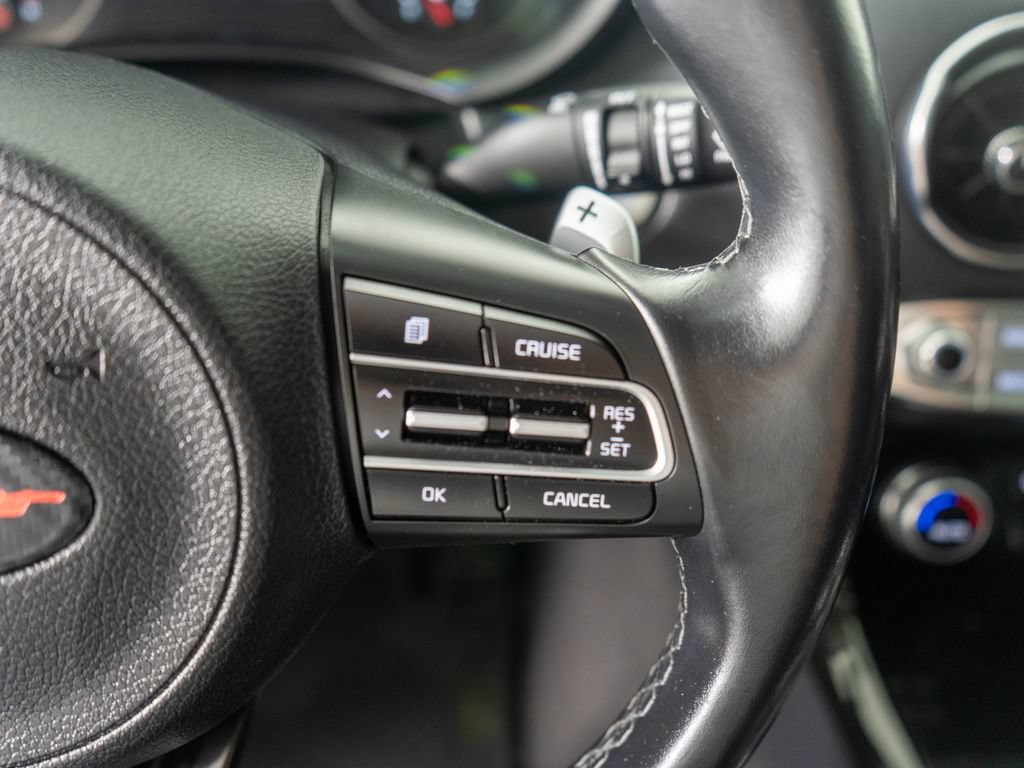 Used 2018 Kia Stinger Premium RWD image 17