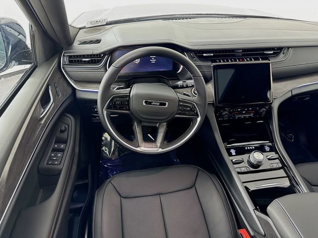 New 2025 Jeep Grand Cherokee Overland image 23