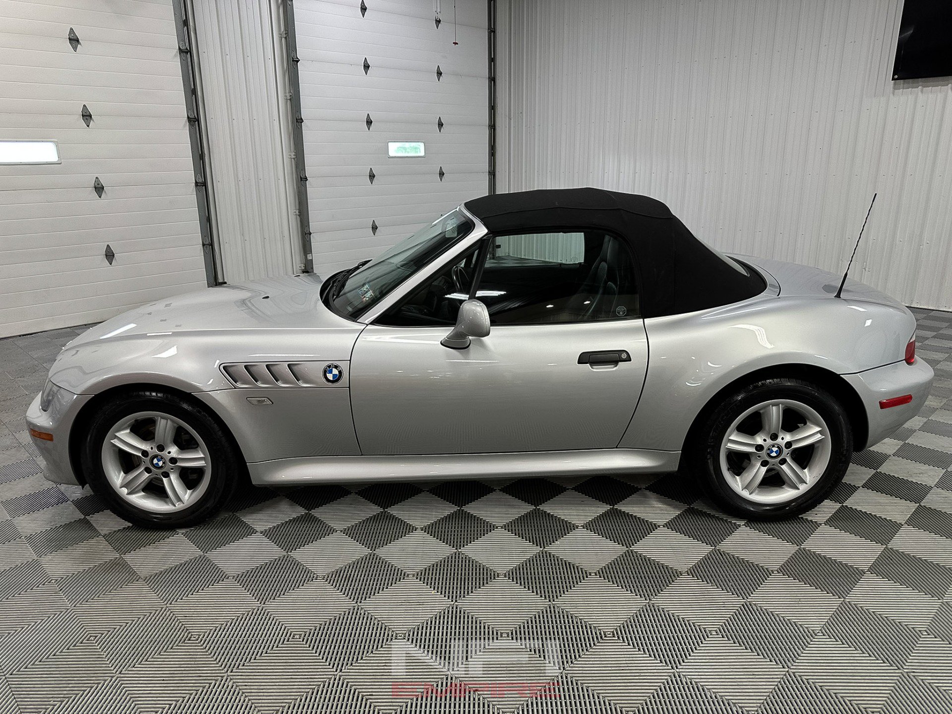Used 2000 BMW Z3 2.5i image 4
