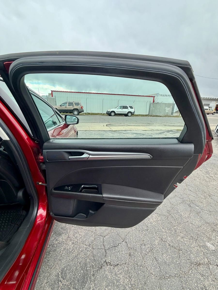 Used 2013 Ford Fusion Titanium w/ Titanium Driver Assist Pkg FWD image 19