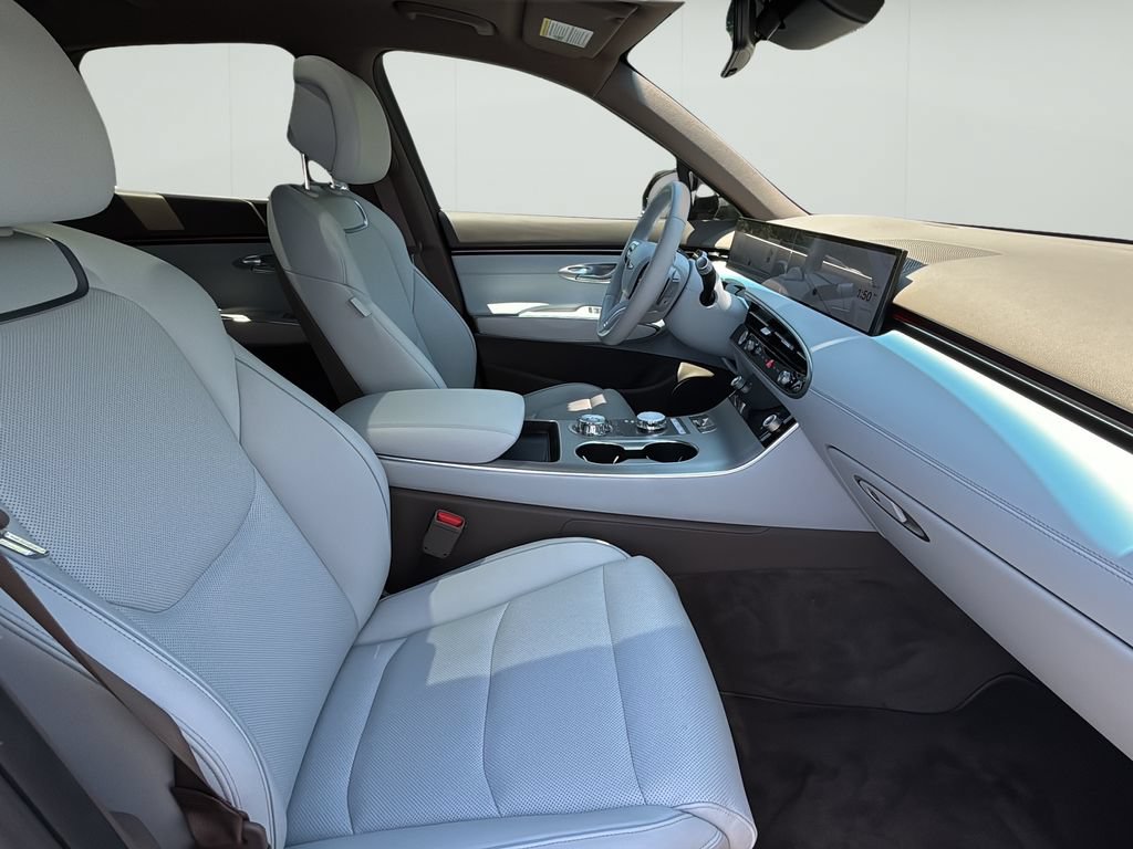 Certified 2026 Genesis GV70 2.5T Advanced AWD/4WD image 36