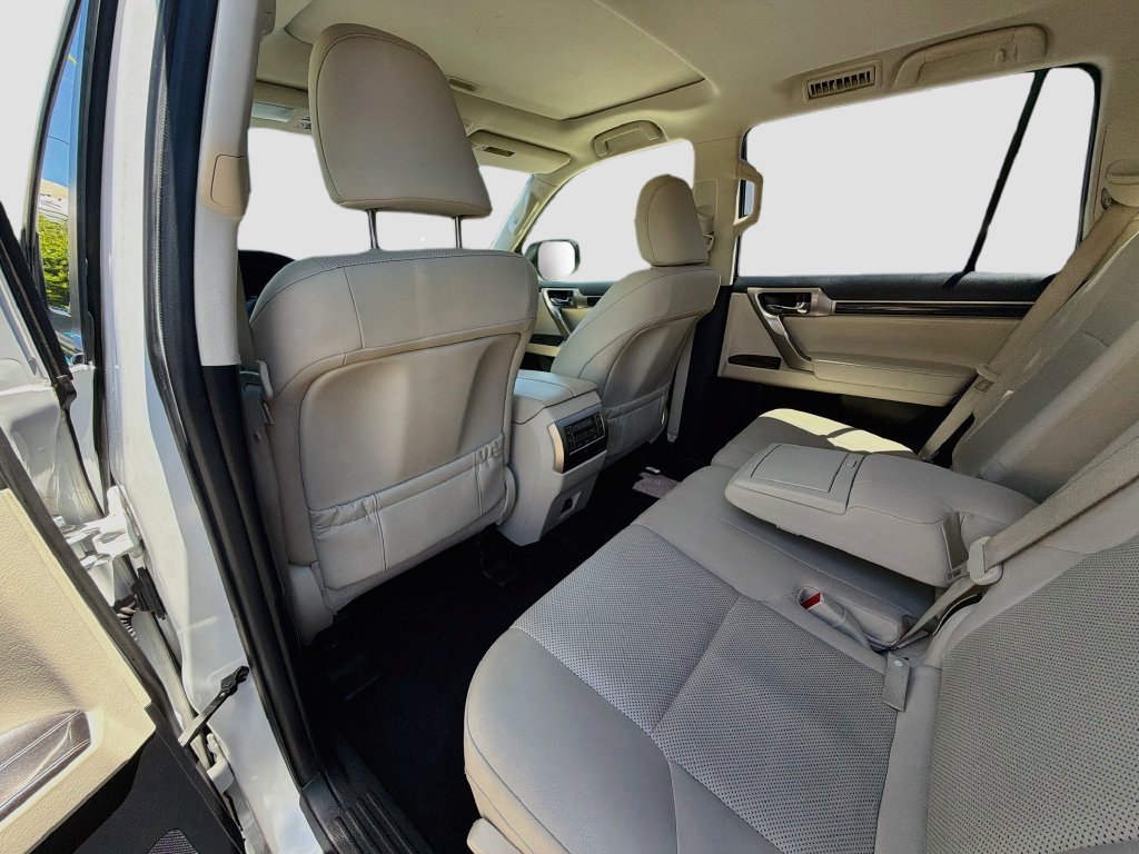 Used 2020 Lexus GX 460 Premium w/ Premium Package AWD/4WD image 25