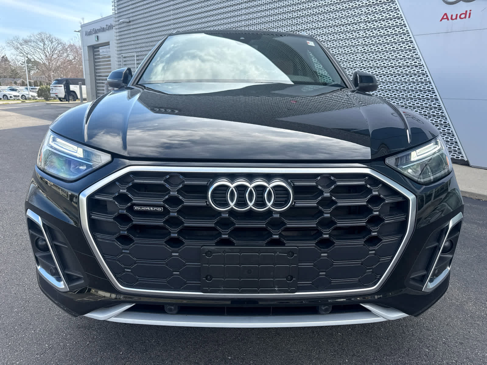 Used 2023 Audi Q5 2.0T Premium w/ Convenience Package image 3