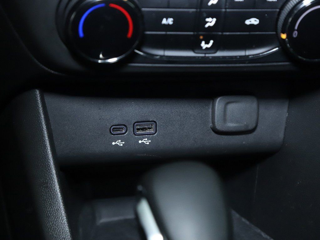 Used 2025 Buick Encore GX Preferred image 26