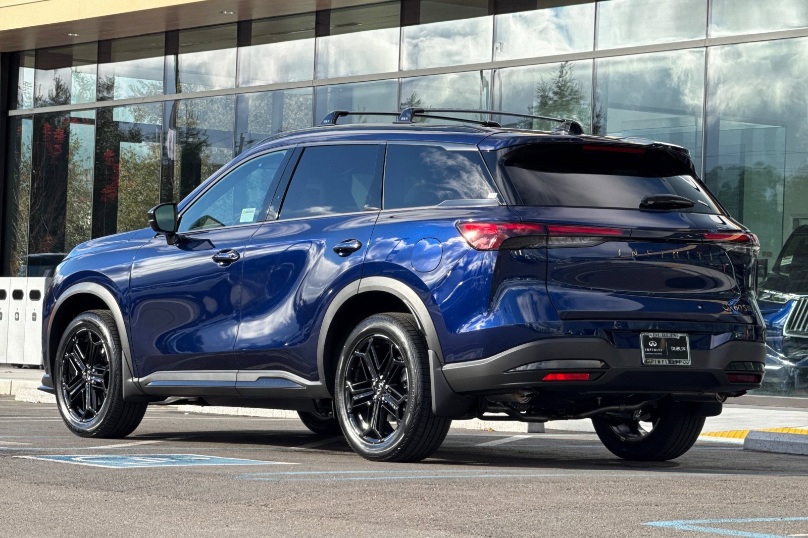 New 2026 INFINITI QX60 Sport w/ Dark Cargo Package image 3