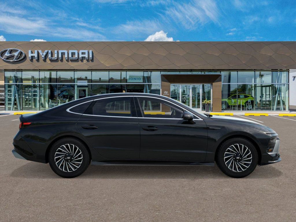 New 2025 Hyundai Sonata Limited FWD image 7