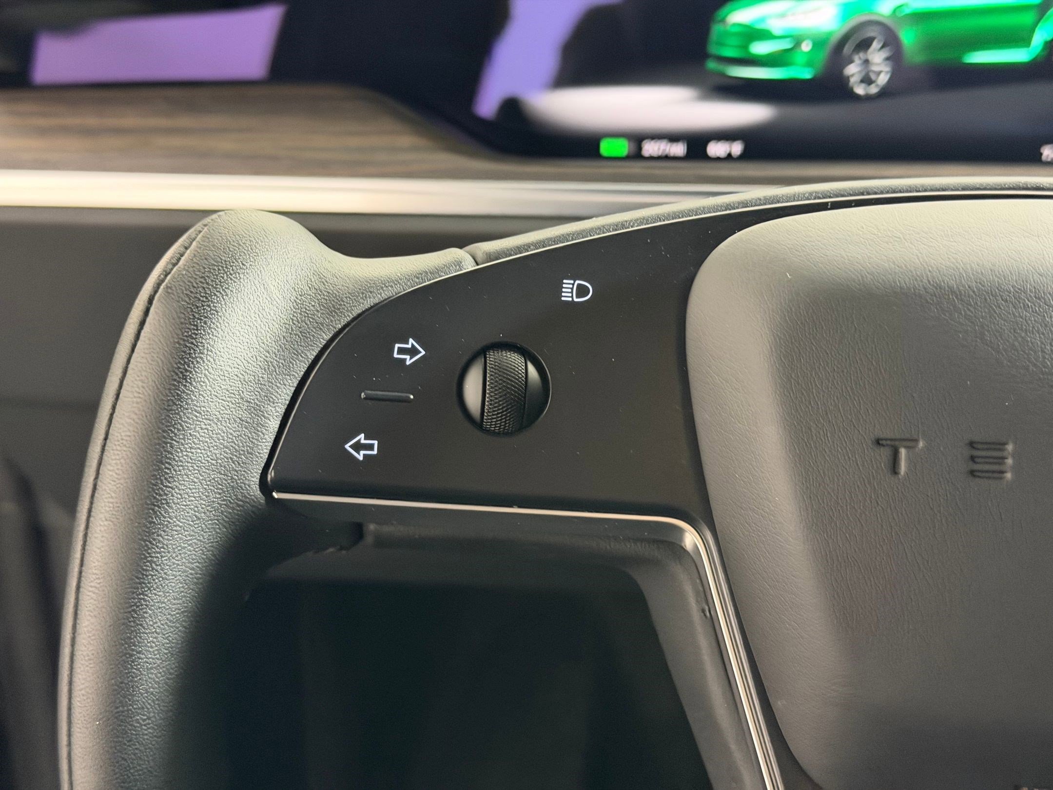 Used 2022 Tesla Model X image 16