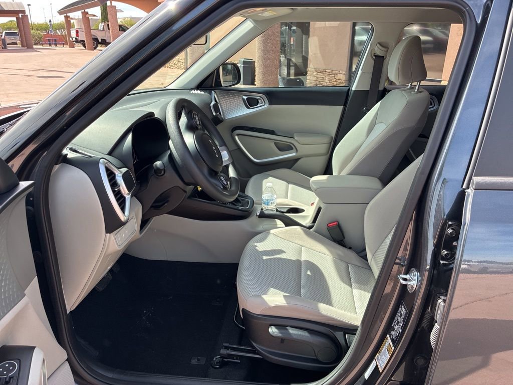 Certified 2025 Kia Soul LX w/ LX Technology Package FWD image 20