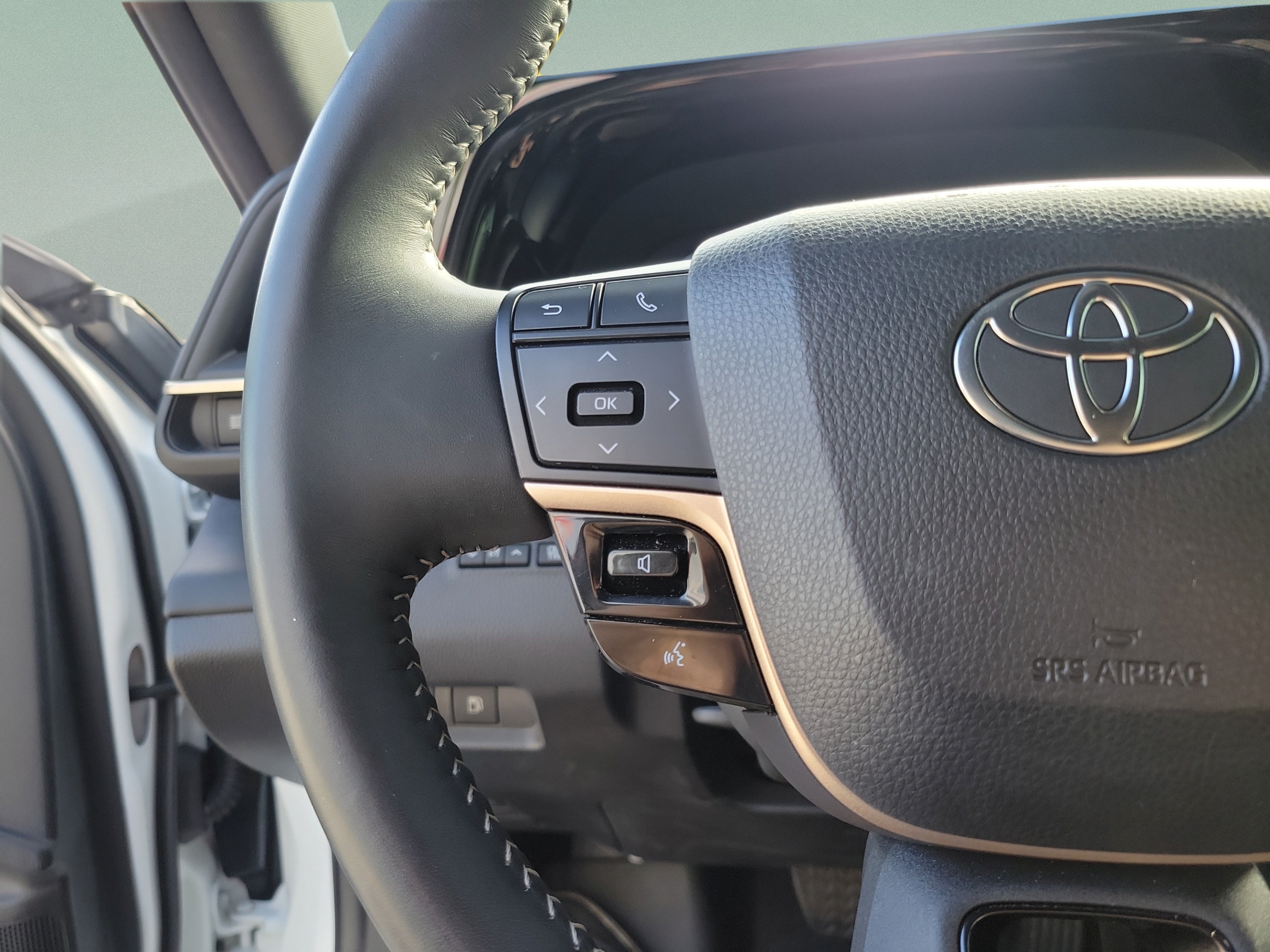 Certified 2025 Toyota Crown AWD/4WD image 10