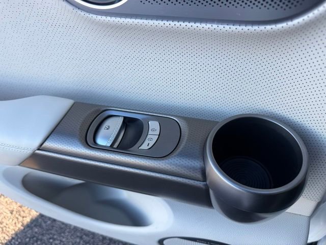 Used 2023 Genesis GV60 Advanced image 40