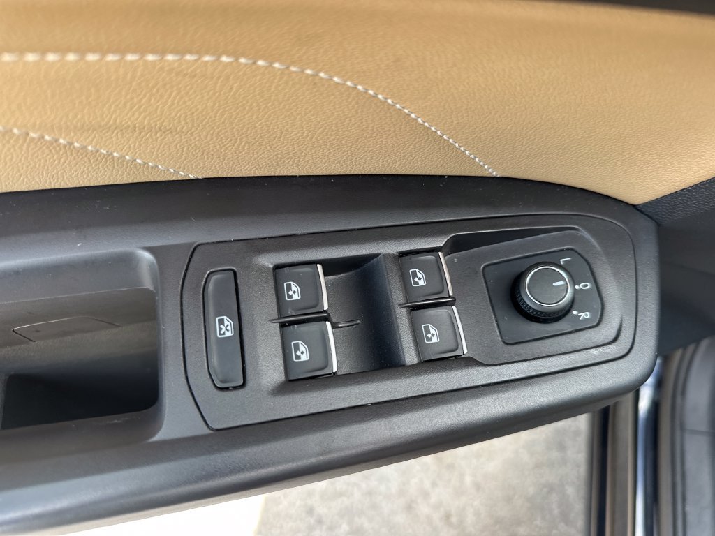 Used 2023 Volkswagen Atlas Cross Sport SE w/ Panoramic Sunroof Package AWD/4WD image 42