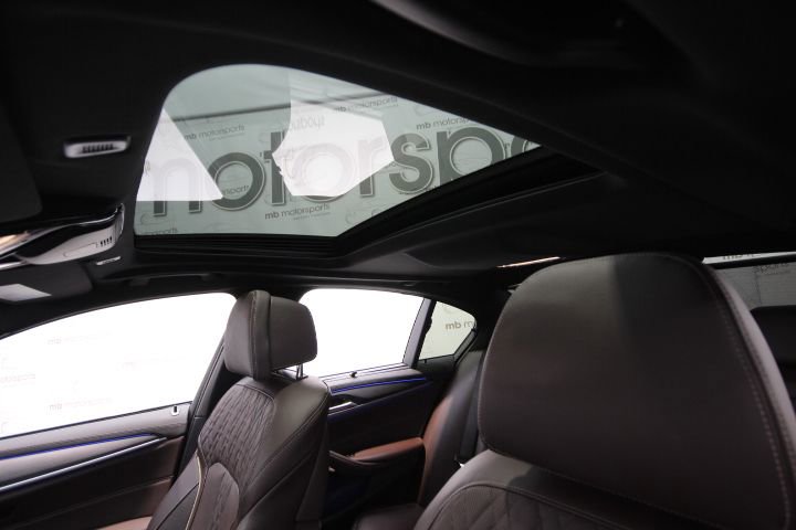 Used 2023 BMW M550i xDrive w/ Executive Package image 39