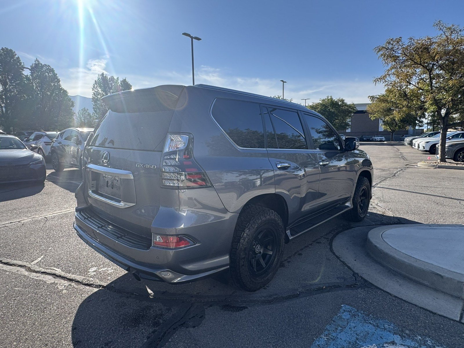 Used 2023 Lexus GX 460 Luxury w/ Sport Design Package AWD/4WD image 7