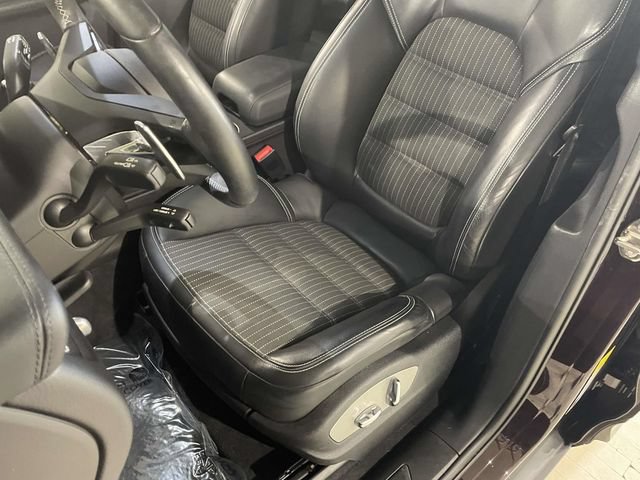 Certified 2023 Porsche Macan Turbo AWD/4WD image 5