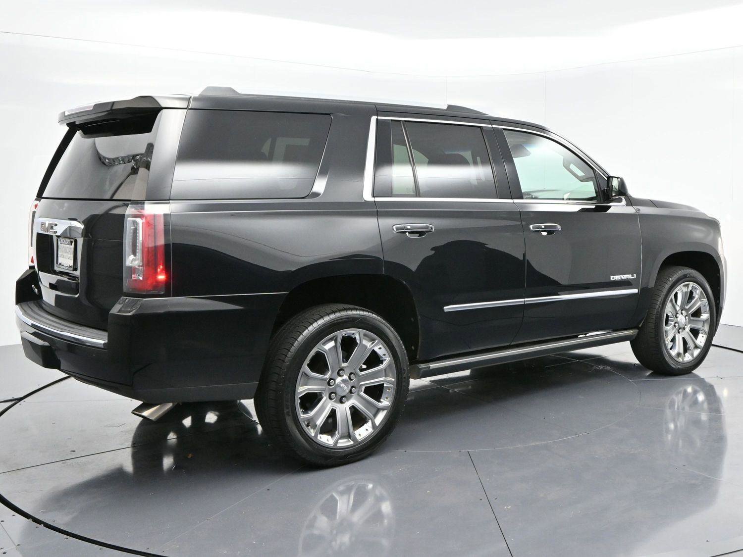 Used 2017 GMC Yukon Denali image 7