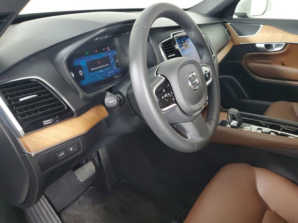 Used 2024 Volvo XC90 T8 Plus image 27
