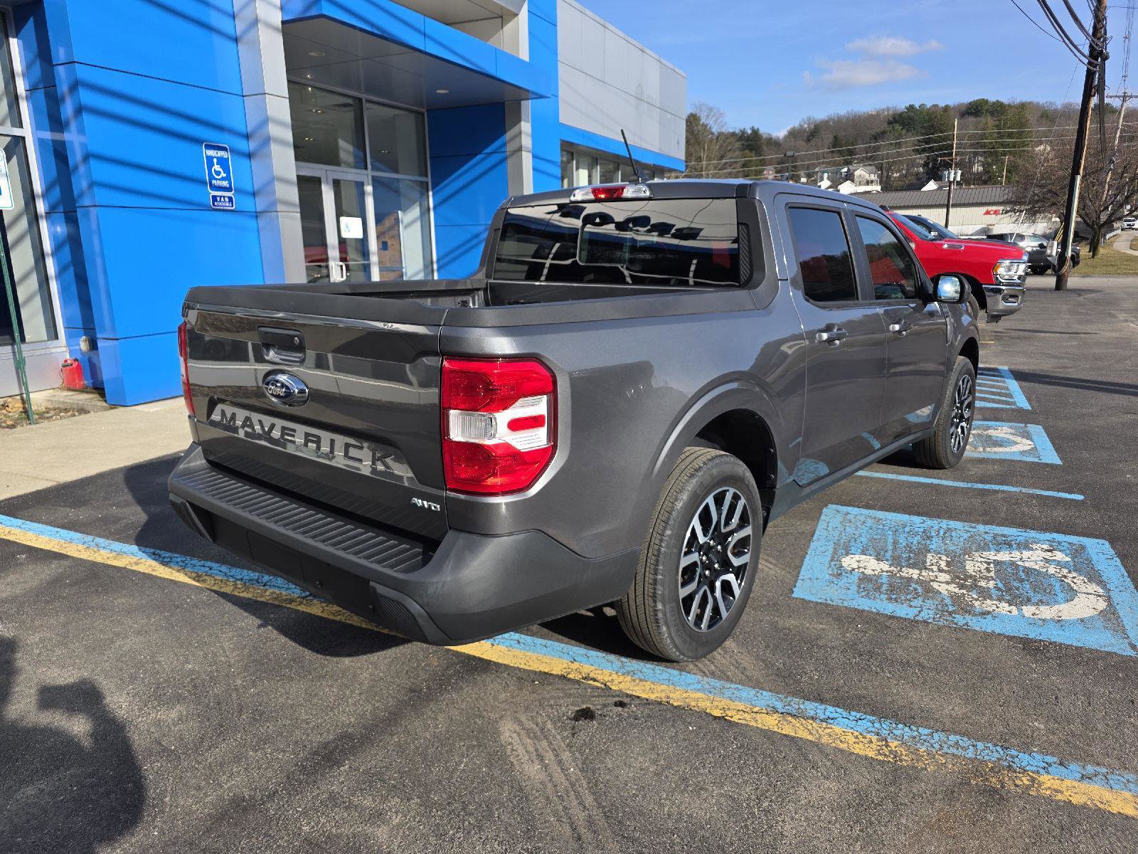 Used 2022 Ford Maverick Lariat w/ Equipment Group 500A Standard image 8