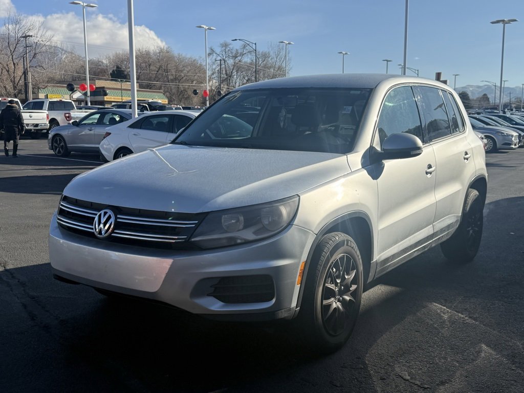 Used 2013 Volkswagen Tiguan S image 3