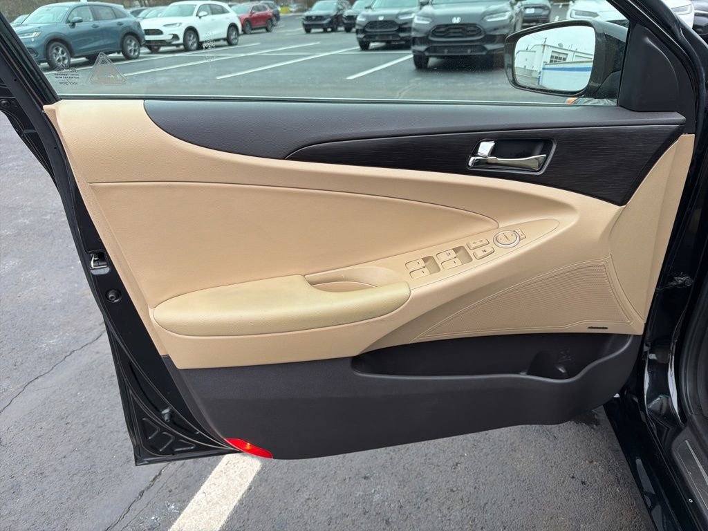 Used 2013 Hyundai Sonata Limited image 19