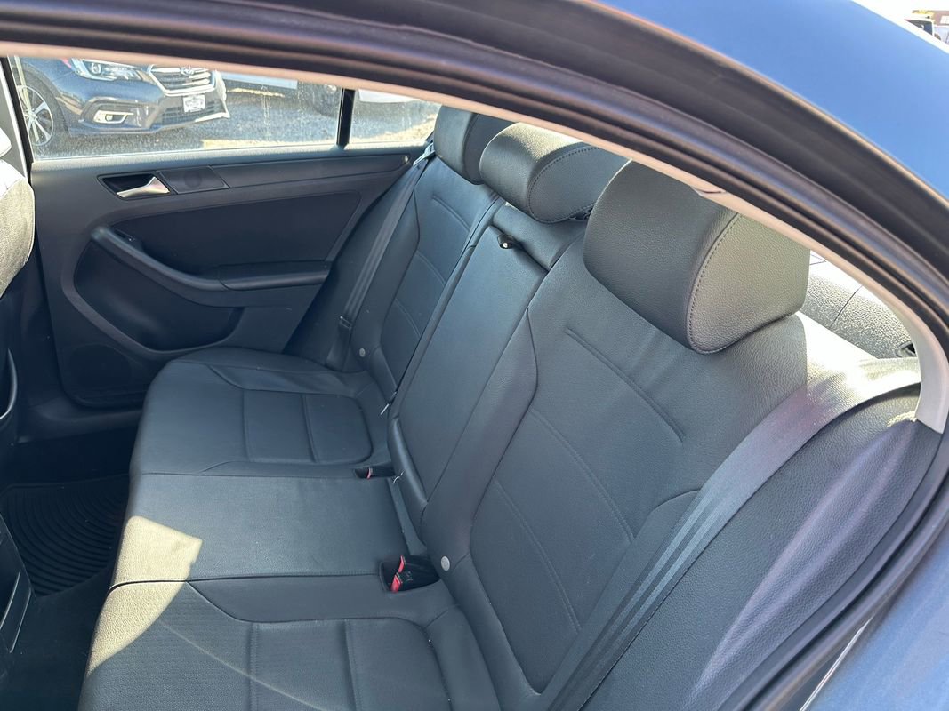 Used 2011 Volkswagen Jetta SE image 31