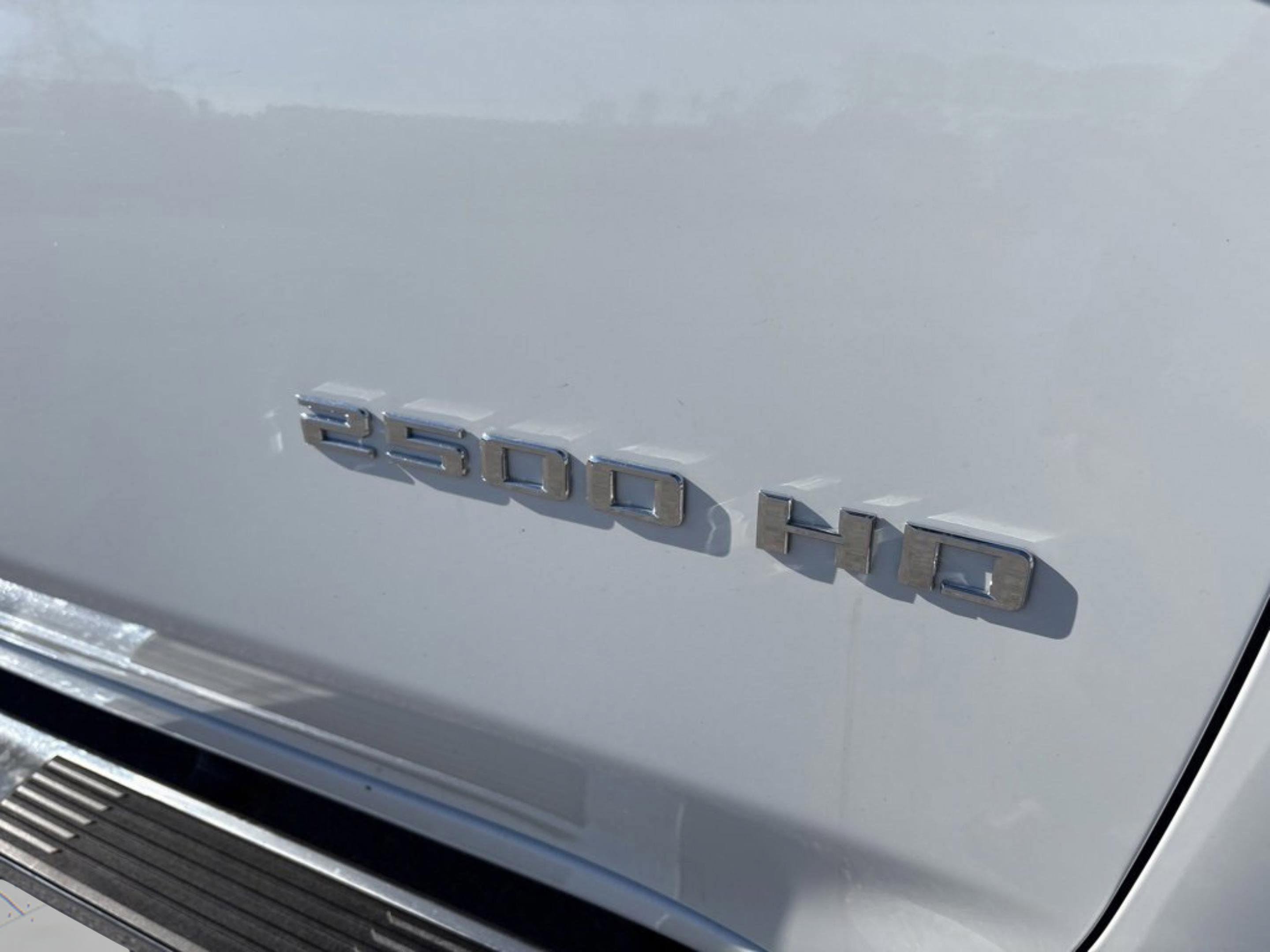 Used 2024 Chevrolet Silverado 2500 LT image 45