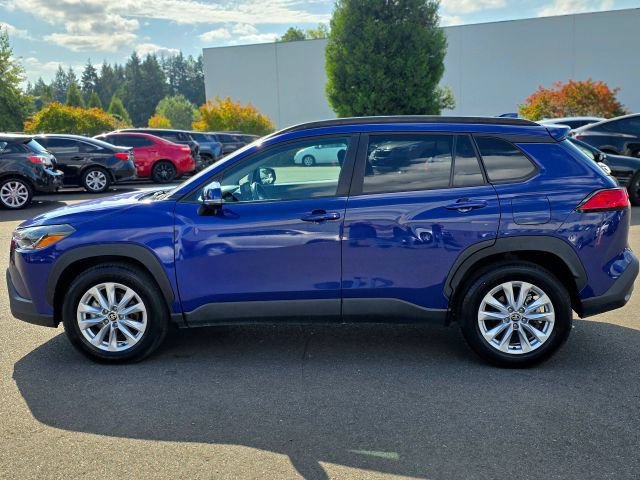 Used 2022 Toyota Corolla Cross LE AWD/4WD image 4