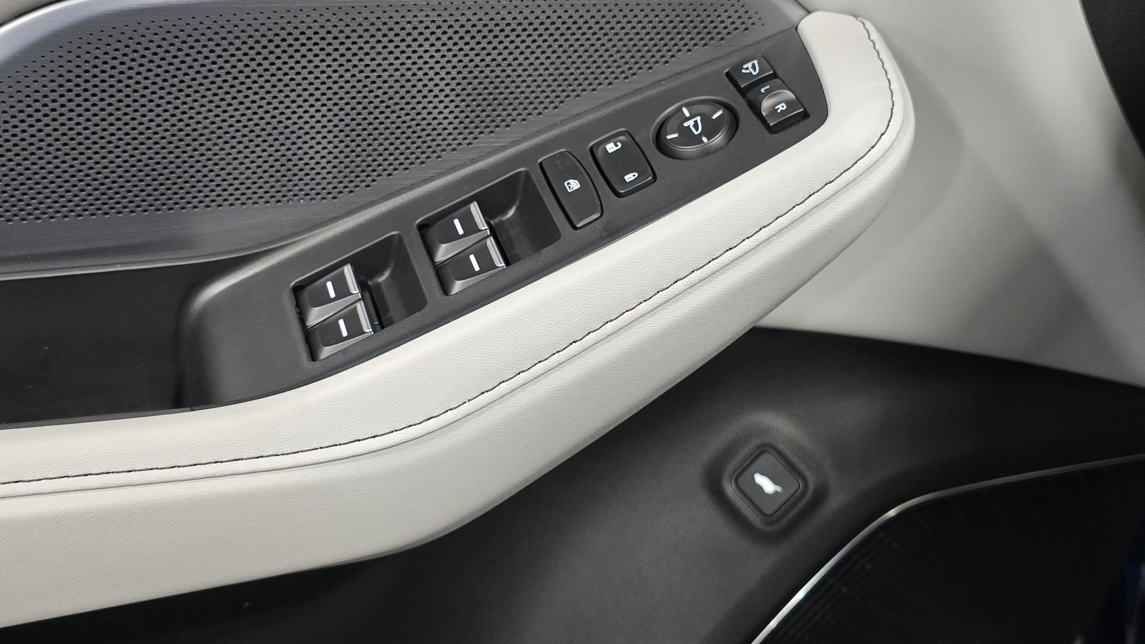 Used 2026 Acura MDX w/ Technology Package FWD image 20
