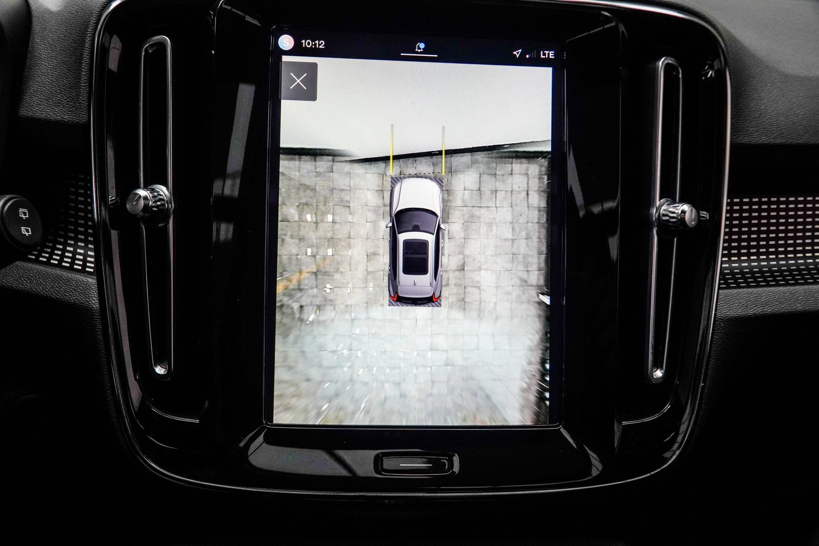 Used 2022 Volvo XC40 P8 Recharge Ultimate AWD/4WD image 26