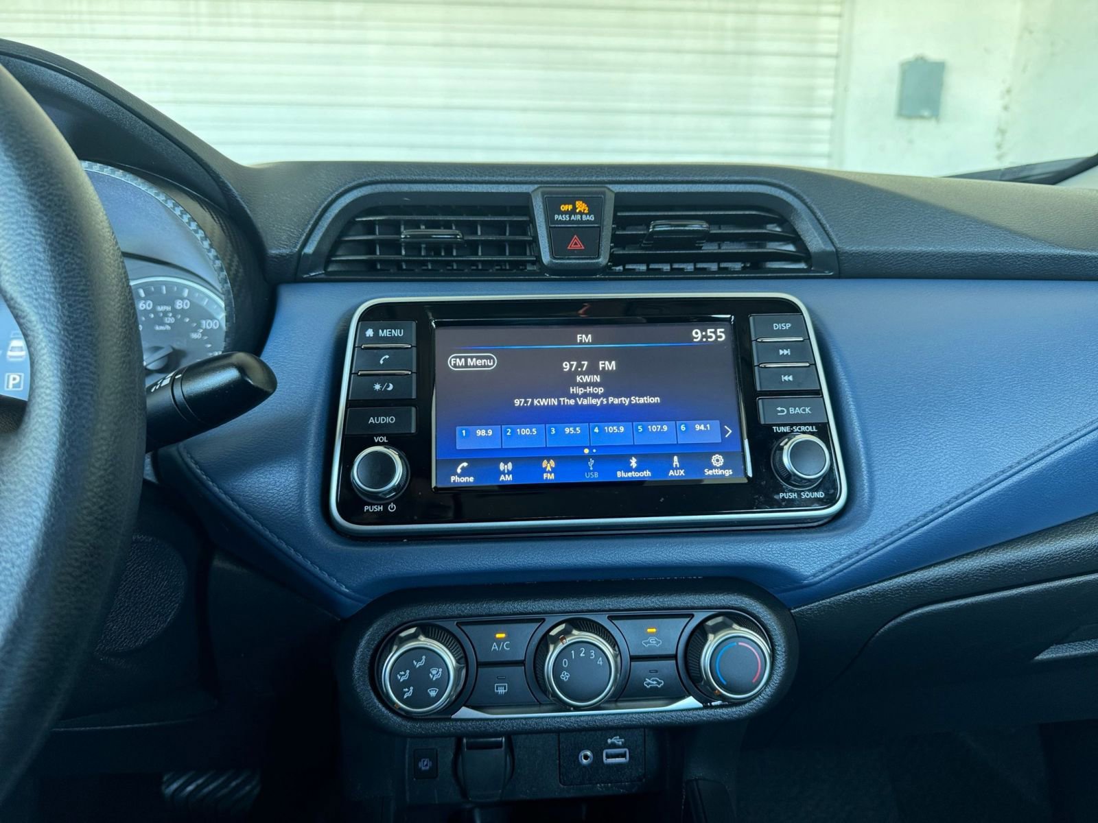 Used 2025 Nissan Versa SV FWD image 17