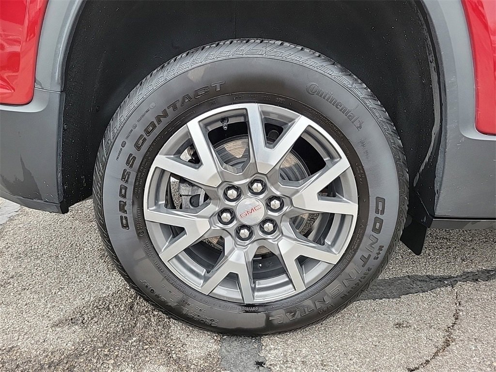 Used 2023 GMC Acadia SLE w/ Driver Convenience Package image 6