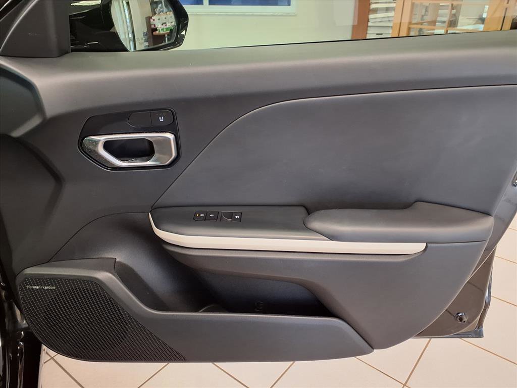 Used 2025 Kia K4 GT-Line Turbo image 11