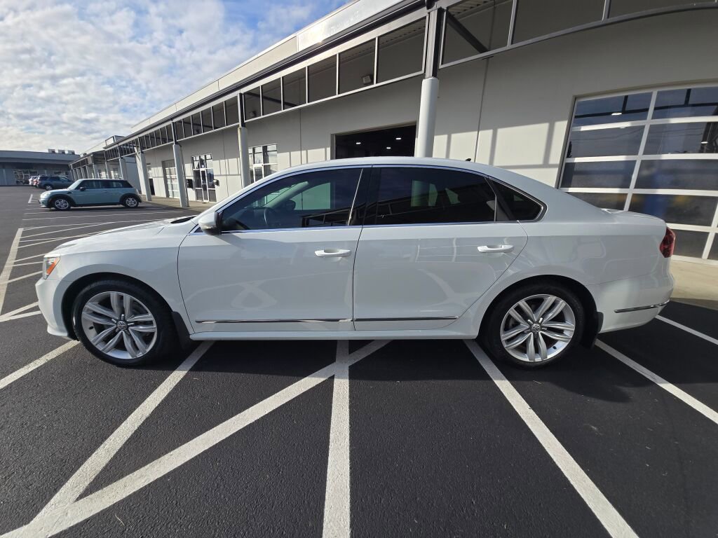 Used 2017 Volkswagen Passat 1.8T SE image 8