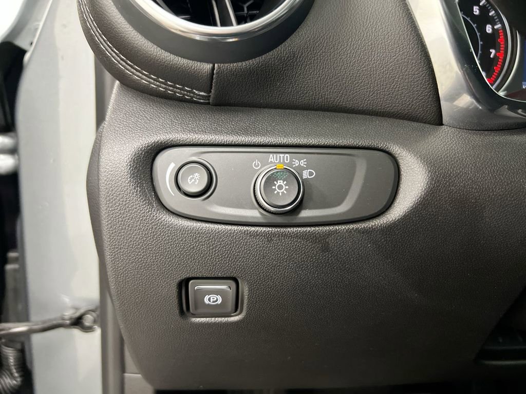 Used 2025 Chevrolet Blazer LT image 18