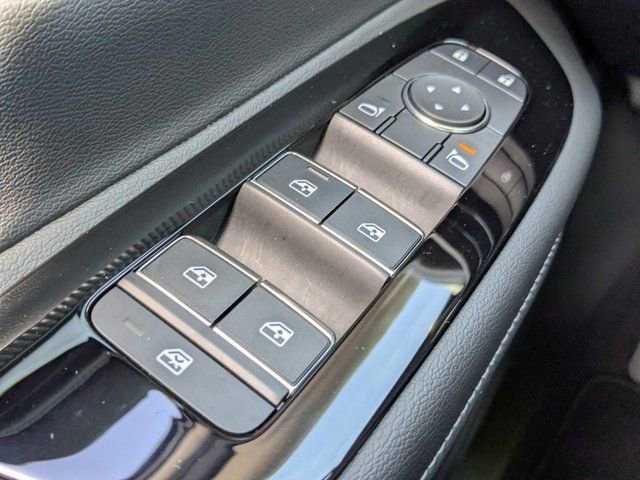 Used 2025 Nissan Murano SV FWD image 23