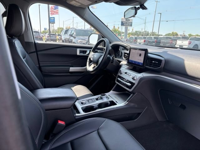 Used 2024 Ford Explorer XLT w/ Equipment Group 202A AWD/4WD image 12