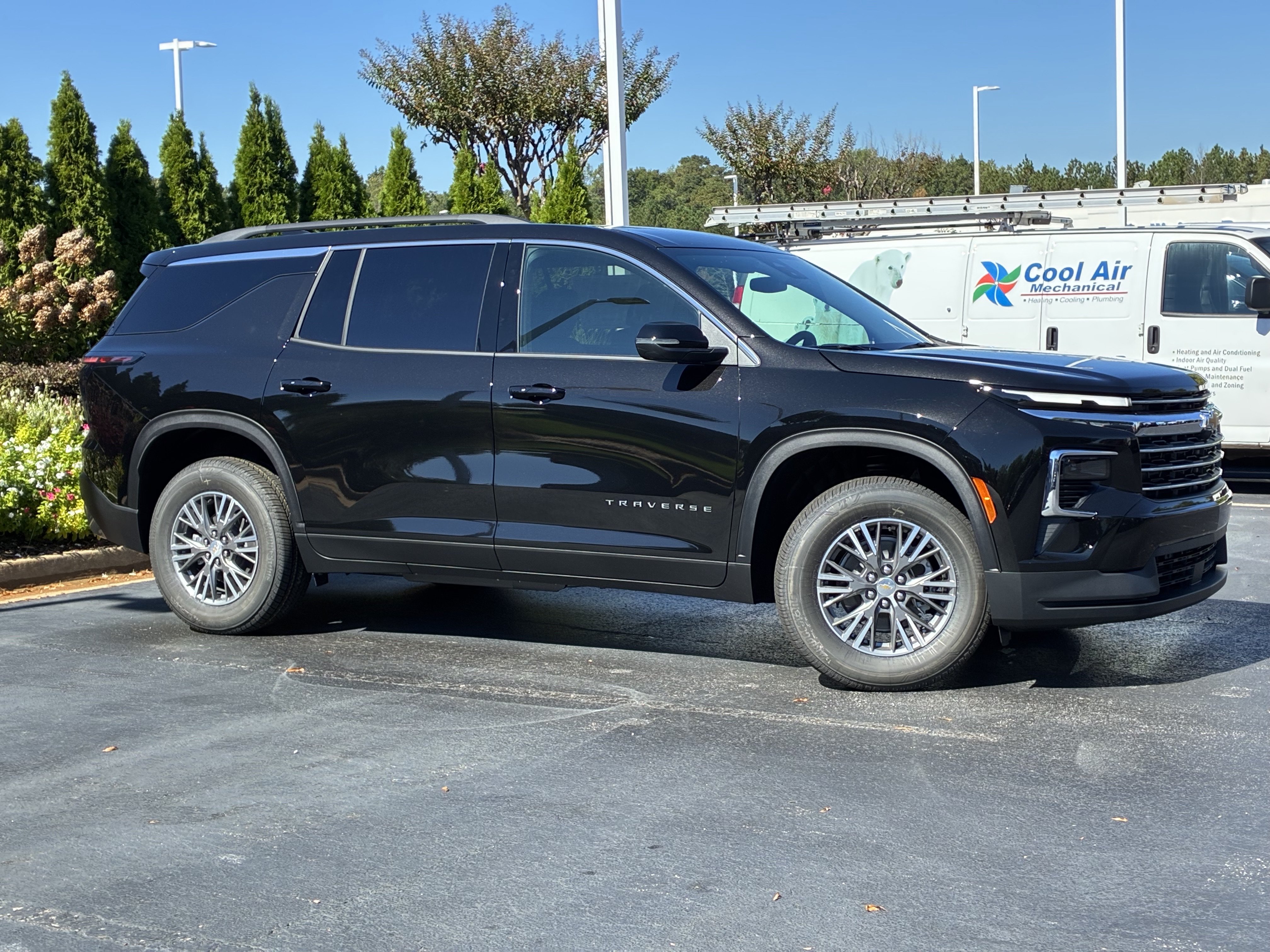 New 2027 Chevrolet Traverse LT FWD image 3