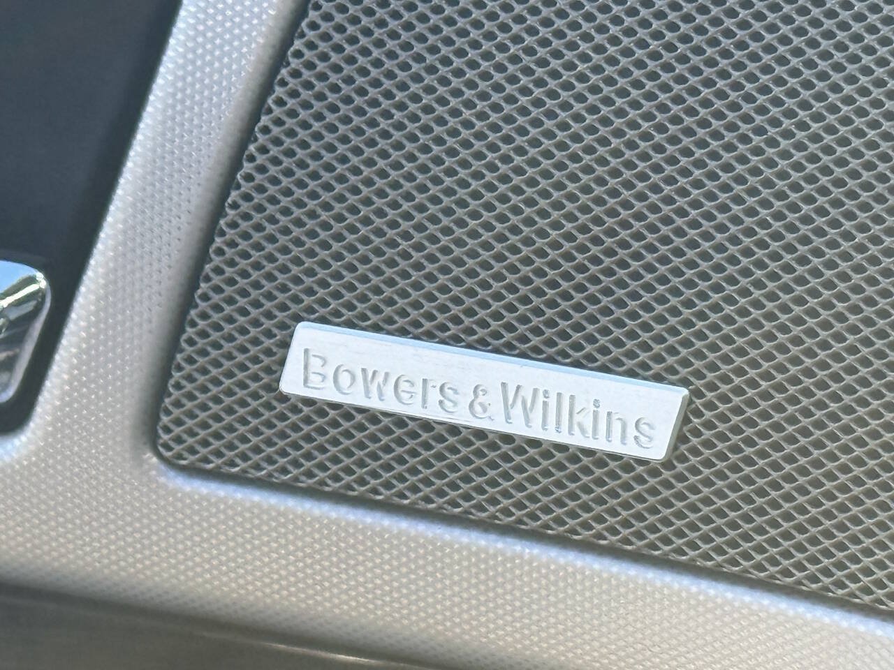 Used 2010 Jaguar XF Supercharged RWD image 9