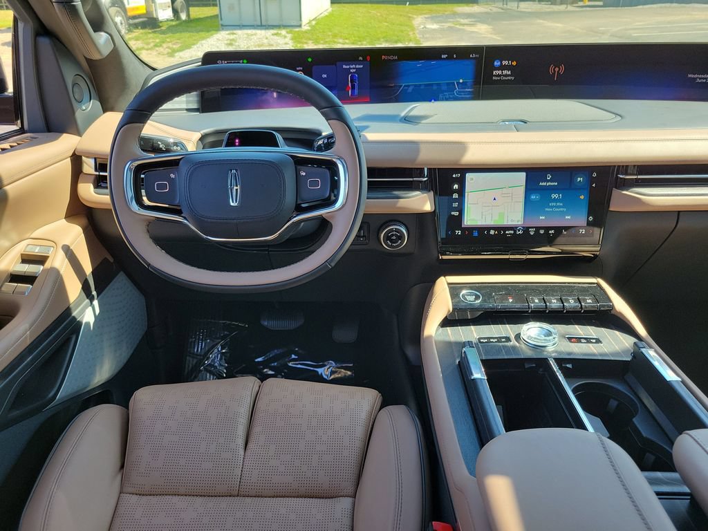 New 2026 Lincoln Navigator Black Label AWD/4WD image 12