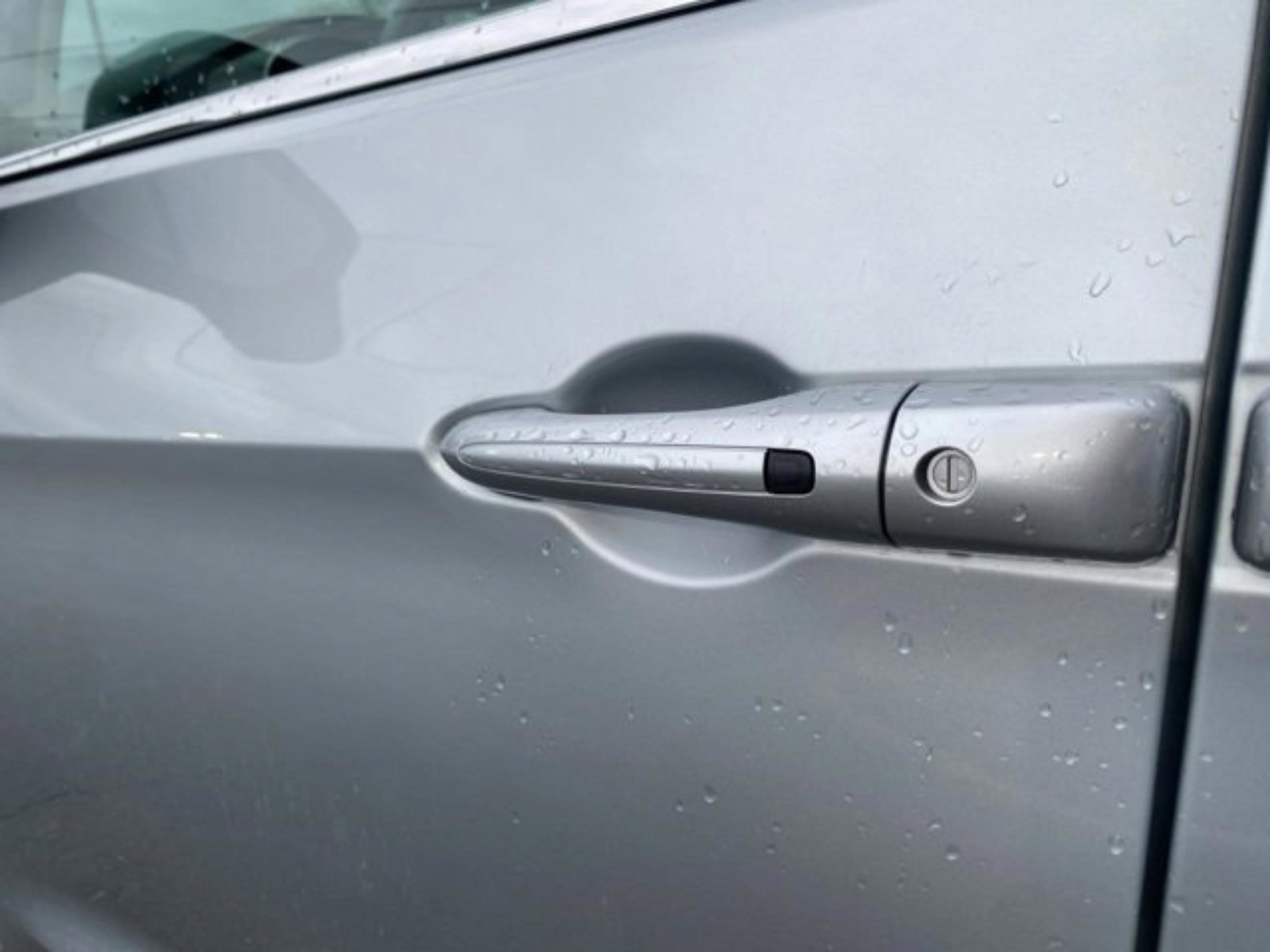 Used 2023 Chrysler Pacifica Touring-L image 10