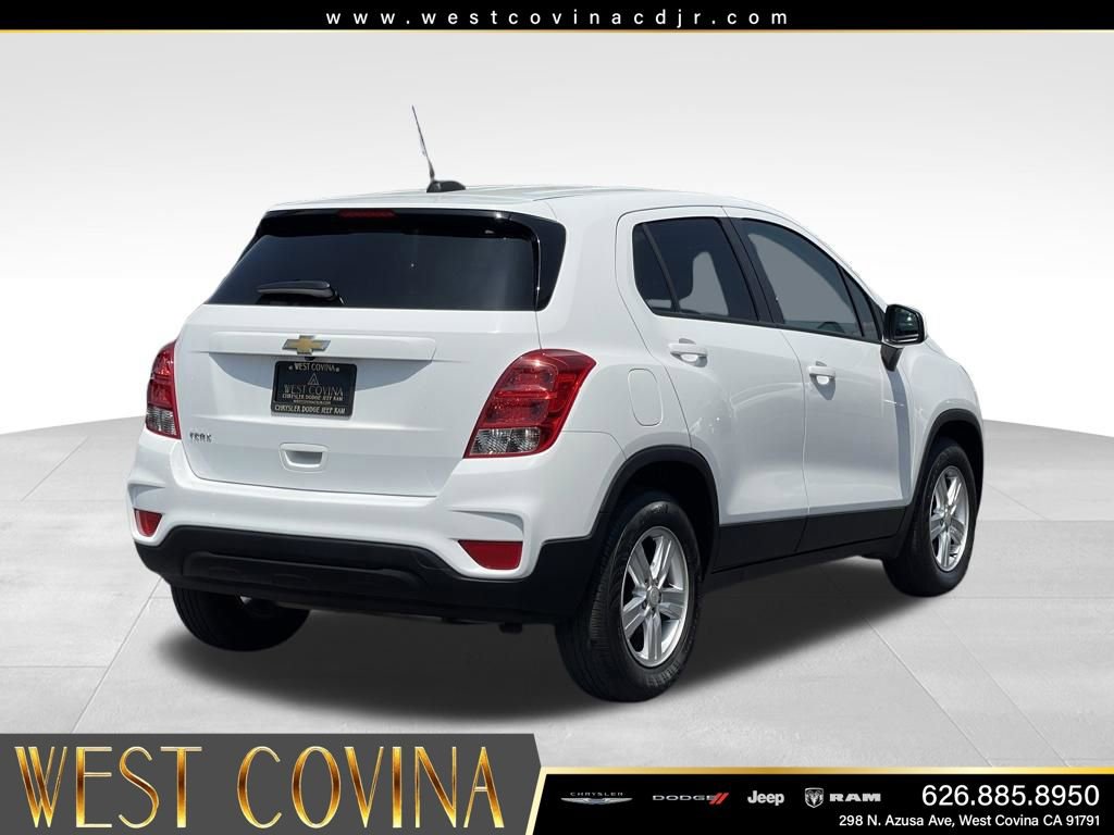 Used 2022 Chevrolet Trax LS w/ Tint and Cruise Package FWD image 5
