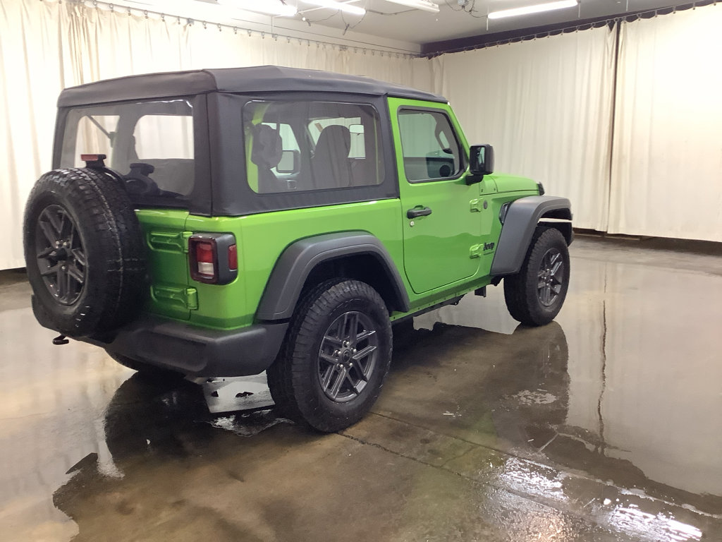 Used 2025 Jeep Wrangler Sport image 6