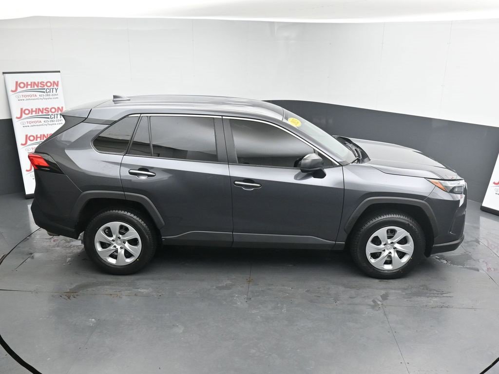 Used 2023 Toyota RAV4 LE image 31